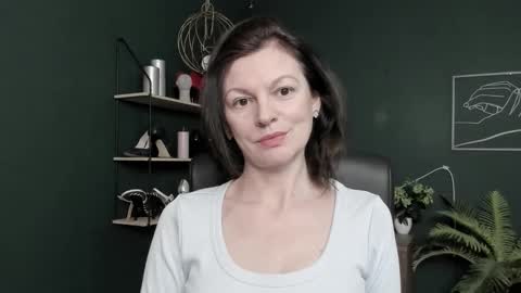 Vivian online show from 03-19-26, 06:50