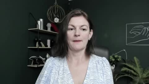 Vivian online show from 05-28-26, 06:00