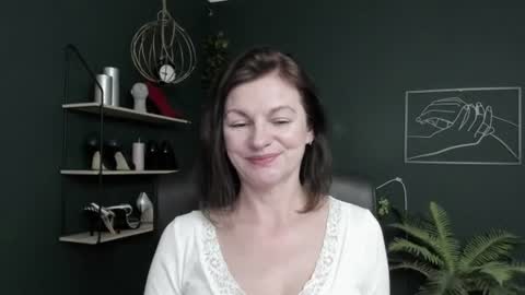 Snapshot of vivian_dream chatting on 06-19-26, 07:01 Vivian online show from 06-19-26, 07:01