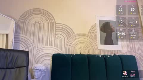 Vivian Evans online show from 12-23-25, 01:14