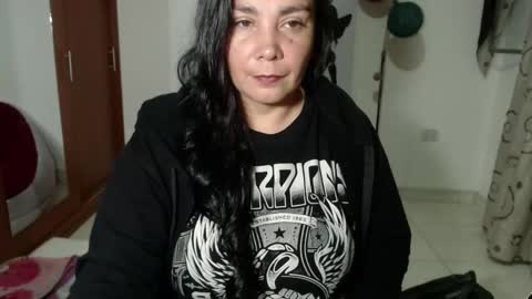 vivian_milf_paint online show from 09-27-25, 03:11