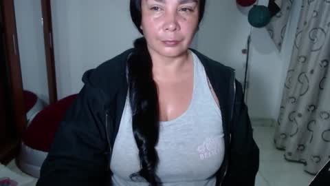 Snapshot of vivian_milf_paint chatting on 02-23-26, 11:35 vivian_milf_paint online show from 02-23-26, 11:35