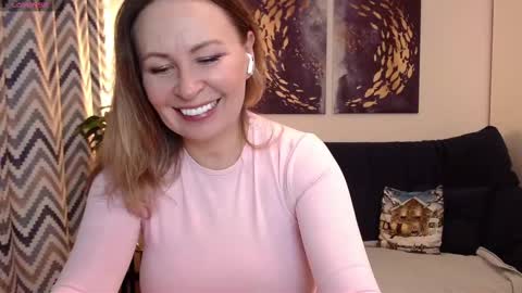 Vivian online show from 02-21-25, 06:04