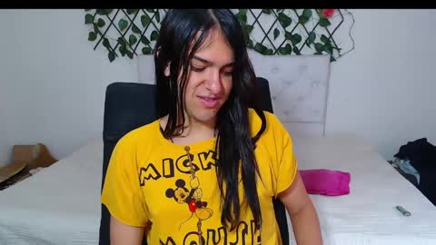 Snapshot of vivianalatin chatting on 04-20-26, 12:08 instagram Viviana73215 online show from 04-20-26, 12:08