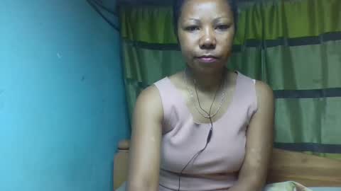 viviane0812 online show from 10-29-25, 03:47
