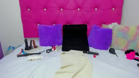 VivianParis online show from 05-22-26, 02:22
