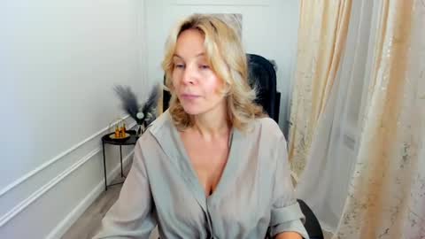 Sinti online show from 06-19-26, 04:39