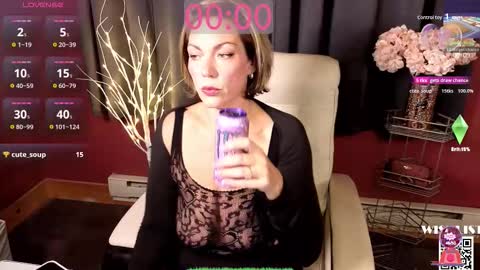 Snapshot of vivianluxe chatting on 11-13-25, 03:16 VivianLuxe online show from 11-13-25, 03:16