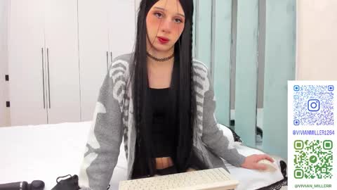 Vivian online show from 12-18-25, 03:23