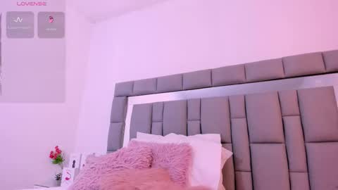 Vivi online show from 10-03-25, 12:02