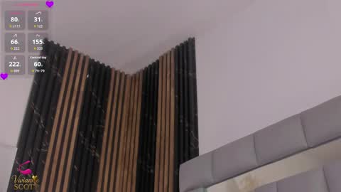Snapshot of vivianne_scott chatting on 04-16-26, 01:45 Vivi online show from 04-16-26, 01:45