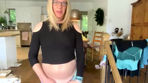 Vivlove online show from 05-30-26, 01:19