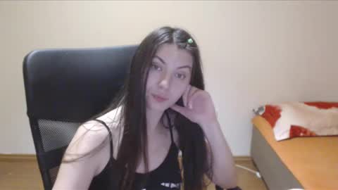 Snapshot of vivianngray chatting on 12-11-24, 07:25 Vivian Gray online show from 12-11-24, 07:25