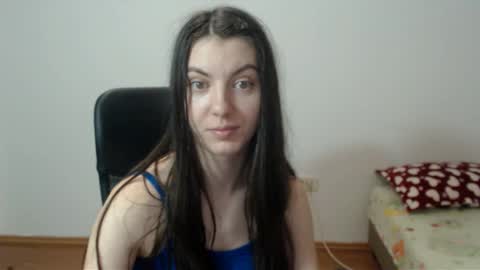 Snapshot of vivianngray chatting on 01-01-25, 05:33 Vivian Gray online show from 01-01-25, 05:33