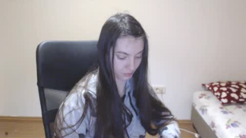 Snapshot of vivianngray chatting on 01-12-25, 07:42 Vivian Gray online show from 01-12-25, 07:42