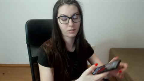 Snapshot of vivianngray chatting on 03-12-25, 08:10 Vivian Gray online show from 03-12-25, 08:10