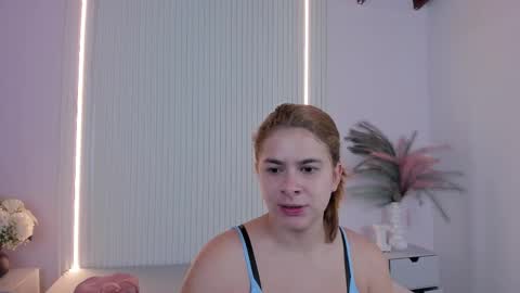 vivianowen9 online show from 03-03-26, 12:22