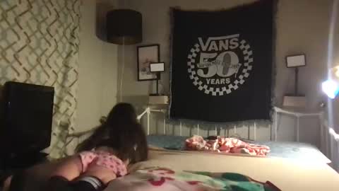 Snapshot of vivianowo chatting on 12-22-25, 01:30 3 Vivian 3 online show from 12-22-25, 01:30