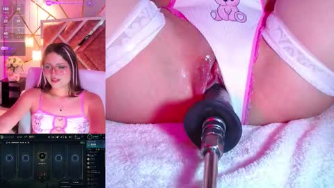 Snapshot of vivicute_ chatting on 09-14-25, 02:16 Vivian online show from 09-14-25, 02:16