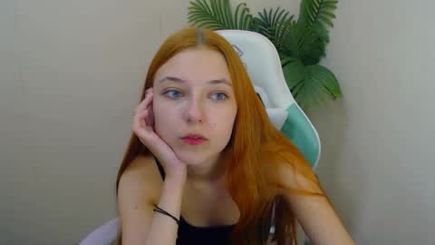 Snapshot of vivien_leight chatting on 10-08-25, 05:54 Vivien online show from 10-08-25, 05:54