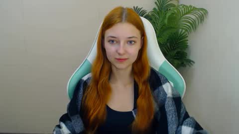 Snapshot of vivien_leight chatting on 10-15-25, 06:19 Vivien online show from 10-15-25, 06:19