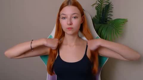 Snapshot of vivien_leight chatting on 10-22-25, 06:07 Vivien online show from 10-22-25, 06:07