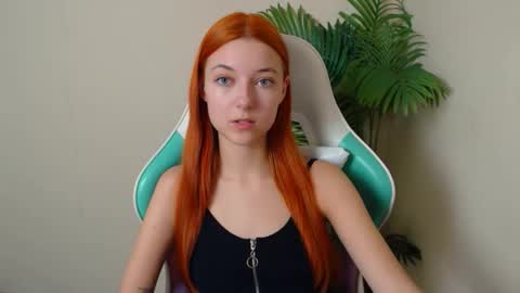 Snapshot of vivien_leight chatting on 11-05-25, 07:03 Vivien online show from 11-05-25, 07:03