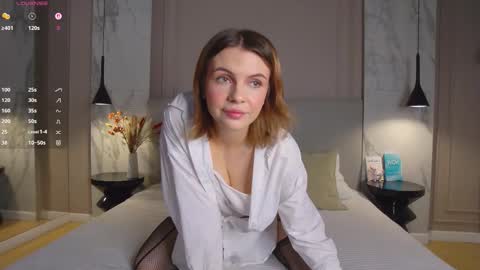 Snapshot of vivien_ronal chatting on 03-19-26, 08:02 Sophia online show from 03-19-26, 08:02