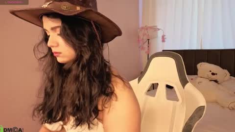 Snapshot of vivien_ross chatting on 06-02-26, 01:07 vivien_ross online show from 06-02-26, 01:07