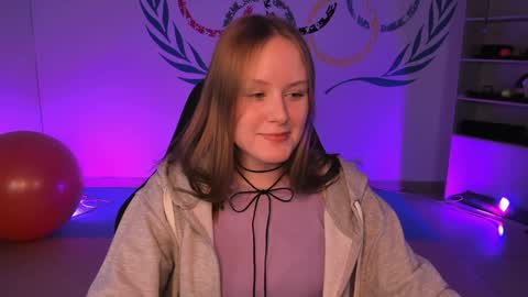 Snapshot of vivienleeigh chatting on 12-03-24, 01:10 Vivien online show from 12-03-24, 01:10