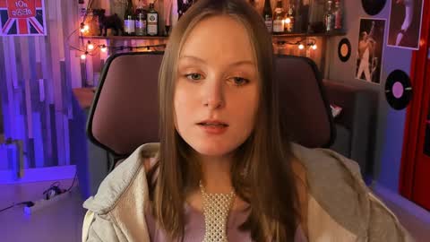 Snapshot of vivienleeigh chatting on 12-05-24, 07:28 Vivien online show from 12-05-24, 07:28