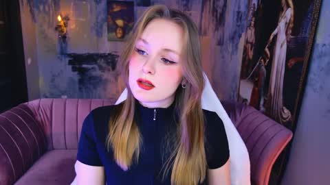 Snapshot of vivienleeigh chatting on 03-30-26, 06:03 Vivien online show from 03-30-26, 06:03