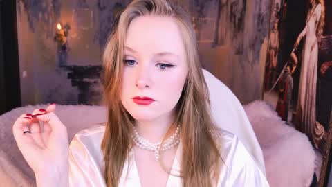 Snapshot of vivienleeigh chatting on 04-04-26, 05:27 Vivien online show from 04-04-26, 05:27