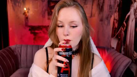 Snapshot of vivienleeigh chatting on 04-21-26, 05:58 Vivien online show from 04-21-26, 05:58