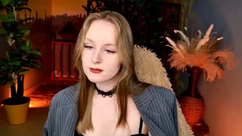 Snapshot of vivienleeigh chatting on 04-29-26, 05:11 Vivien online show from 04-29-26, 05:11