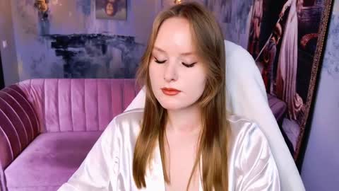 Snapshot of vivienleeigh chatting on 05-08-26, 06:30 Vivien online show from 05-08-26, 06:30
