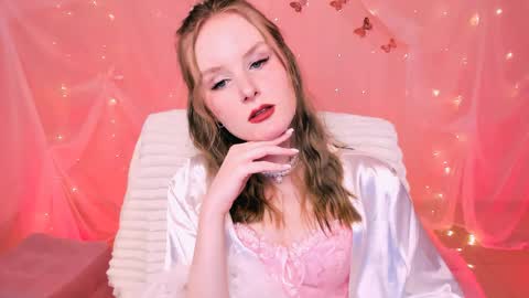 Snapshot of vivienleeigh chatting on 05-11-26, 02:45 Vivien online show from 05-11-26, 02:45