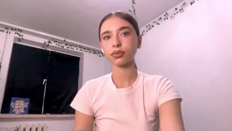 Snapshot of viviennebreihan chatting on 10-24-25, 01:07 Vivi online show from 10-24-25, 01:07