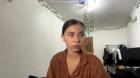 Vivi online show from 11-02-25, 07:11