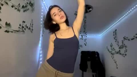 Vivi online show from 12-04-25, 04:16