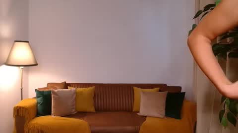 Vivienne online show from 09-14-25, 03:55