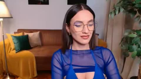 Vivienne online show from 05-03-26, 04:46