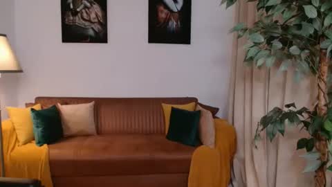 Vivienne online show from 05-13-26, 03:53