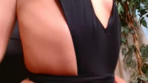 Vivienne online show from 07-14-26, 04:56
