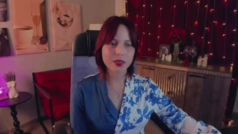 Snapshot of viviennehebert chatting on 05-11-26, 02:45 Vivienne online show from 05-11-26, 02:45