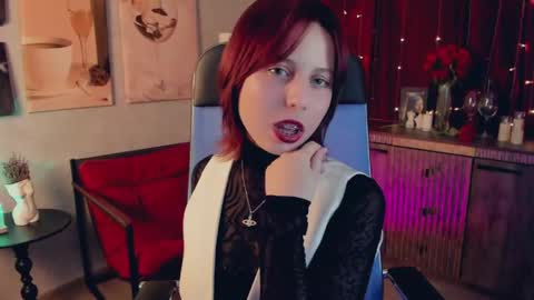 Snapshot of viviennehebert chatting on 05-12-26, 12:57 Vivienne online show from 05-12-26, 12:57