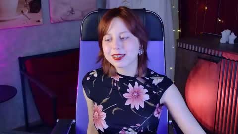 Snapshot of viviennehebert chatting on 05-16-26, 09:50 Vivienne online show from 05-16-26, 09:50