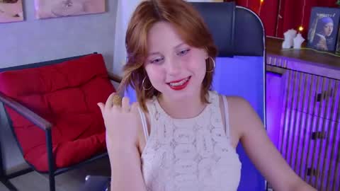 Snapshot of viviennehebert chatting on 06-03-26, 12:52 Vivienne online show from 06-03-26, 12:52