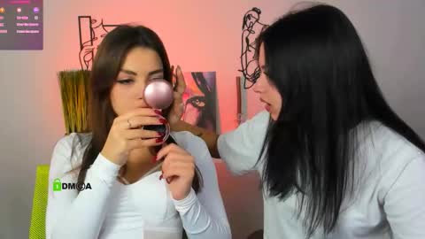 Snapshot of vivy_star chatting on 10-18-25, 08:37 vivy_star online show from 10-18-25, 08:37