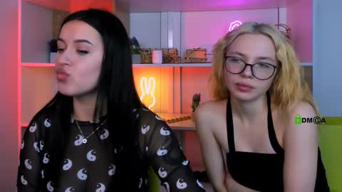 Snapshot of vivy_star chatting on 11-15-25, 09:28 vivy_star online show from 11-15-25, 09:28